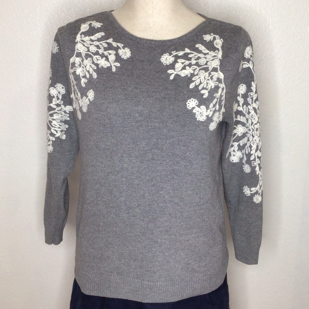 Market & Spruce Gray Embroidered Crew Neck Pullover Sweater